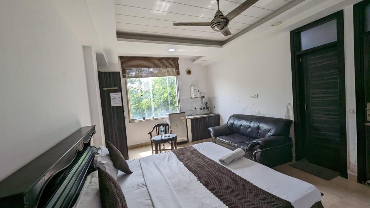 Sun Residency - Near Lajpat Nagar Metro Station Hotel New Delhi
