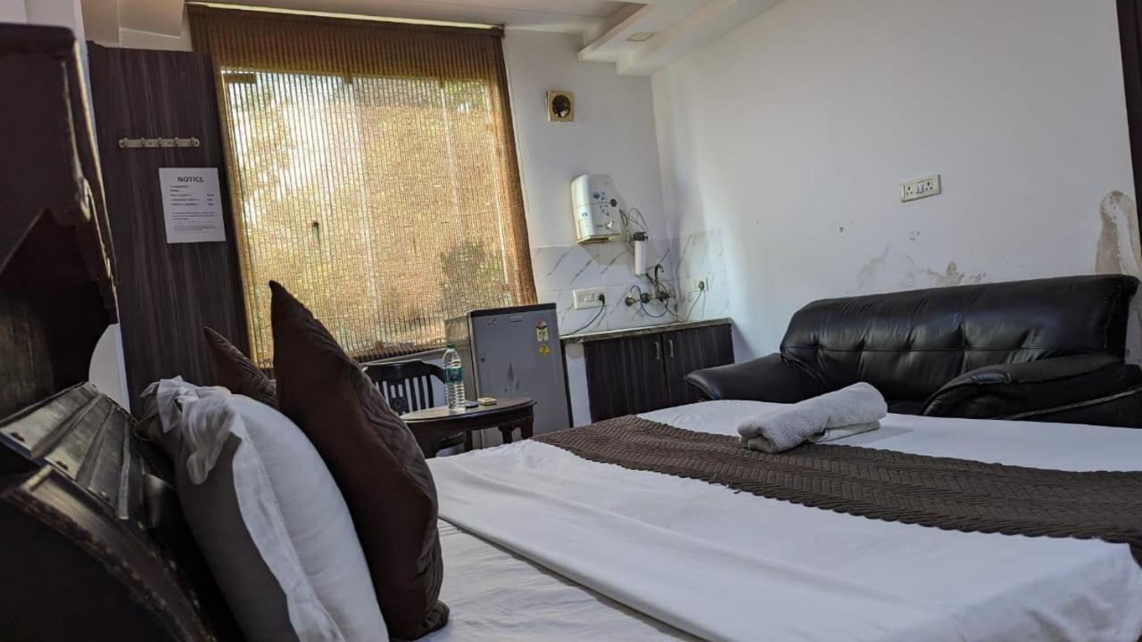 Sun Residency - Near Lajpat Nagar Metro Station Hotel New Delhi
