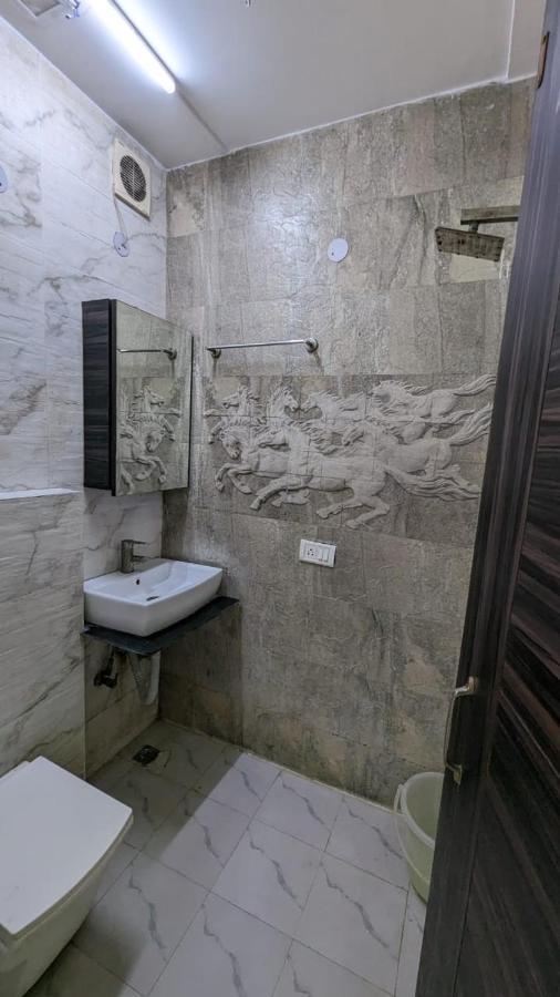 Sun Residency - Near Lajpat Nagar Metro Station Hotel
